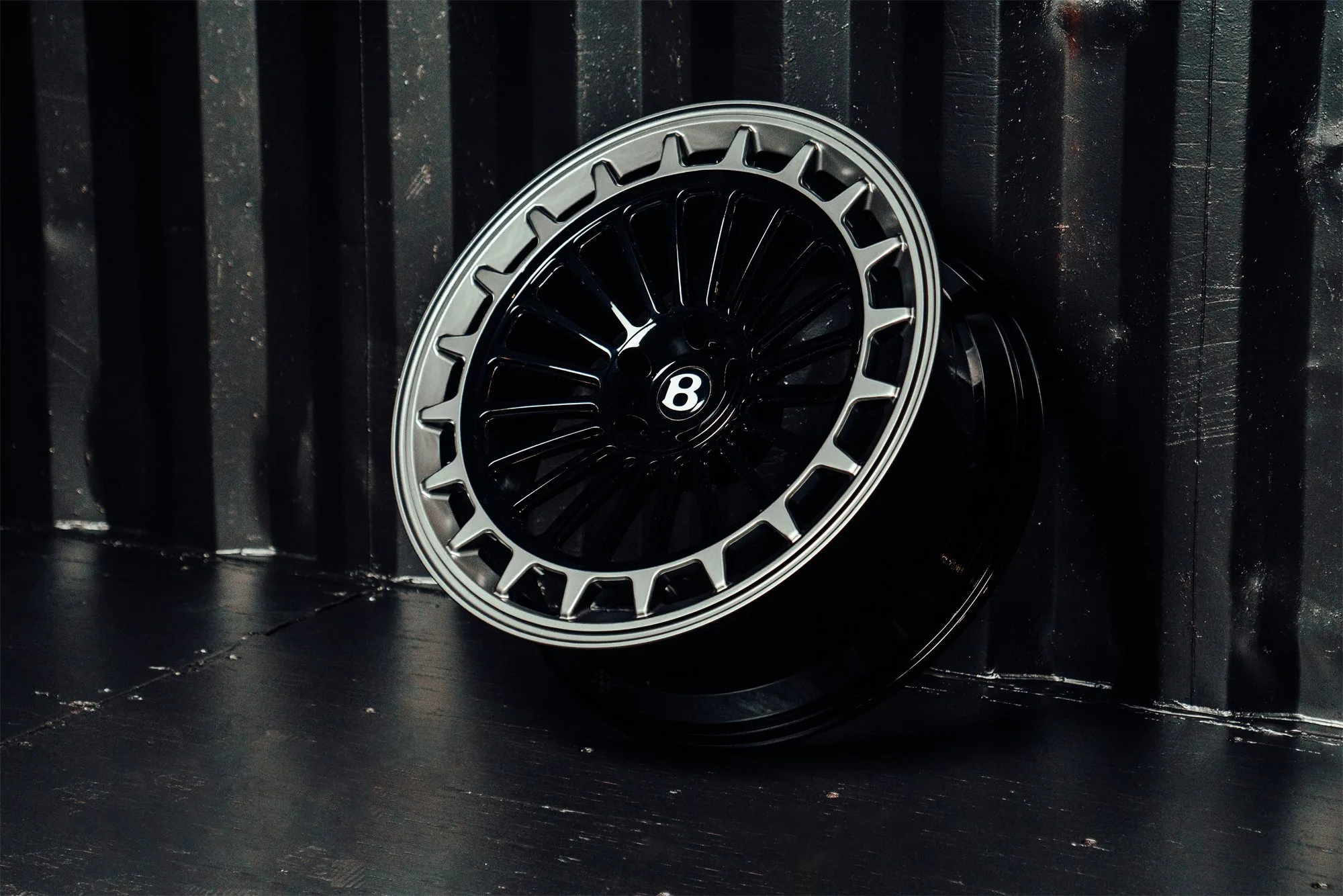 SR Series SRV03 — Gloss Black, Silver Ring
