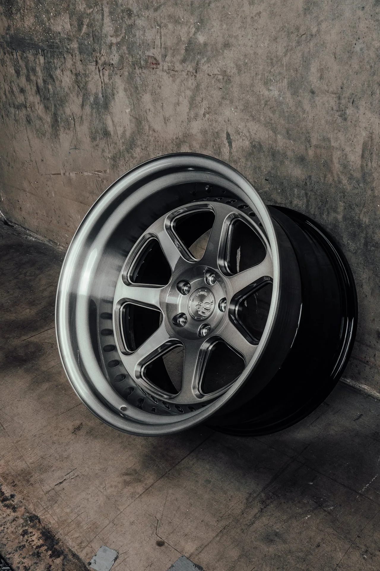 SR Series SR2 — Brushed Grigio